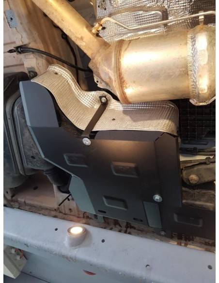 Protección del depósito de AdBlue Volkswagen Crafter "99.311" (Desde 2017 hasta 2020)