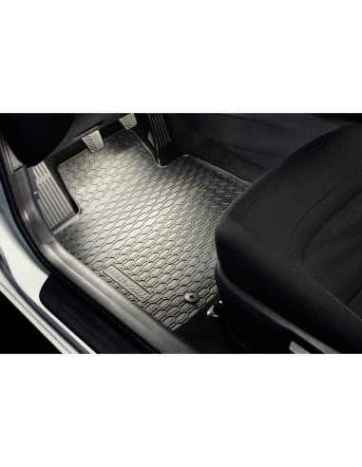  alfombrillas puestas en el interior del coche