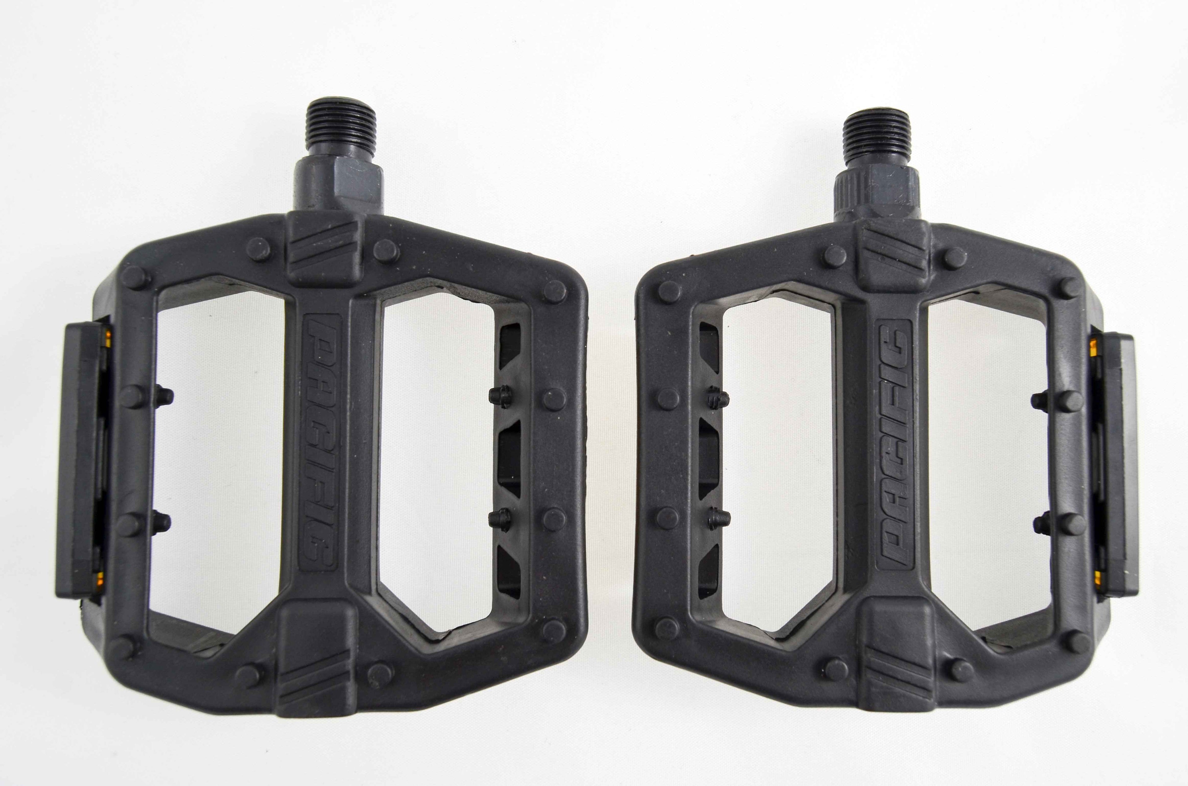 PEDALES DE BICICLETA 10x9,5CM , SISTEMA DE RODAMIENTO DE BOLAS MTB/BMX. NYLON