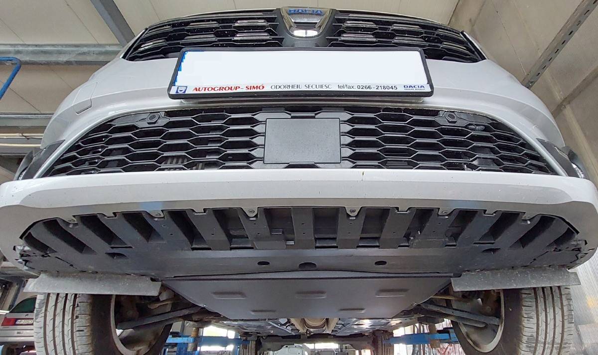 Cubre cárter metálico Dacia Logan (2021-actualidad) a medida