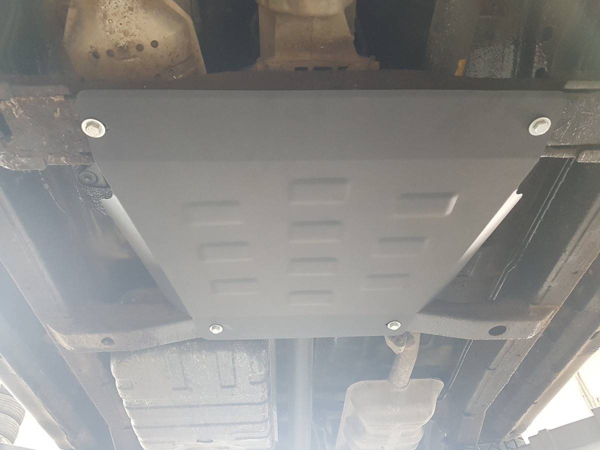 Cubre cárter metálico Kia Sorento (2002-2006) a medida