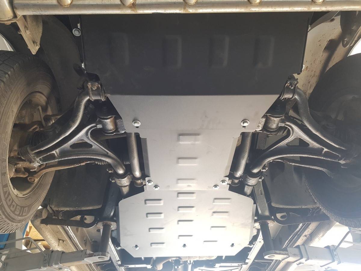 Cubre cárter metálico Mercedes ML W163 (1998-2005) a medida