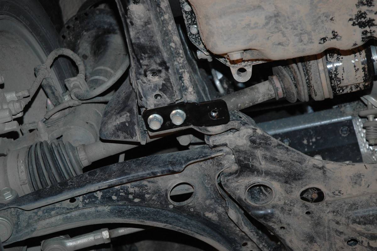 Cubre cárter metálico Mitsubishi Outlander (2012-2022) a medida