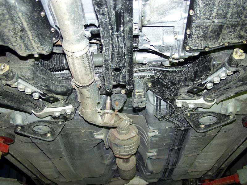 Cubre cárter metálico Nissan Almera Tino (2000-2006) a medida
