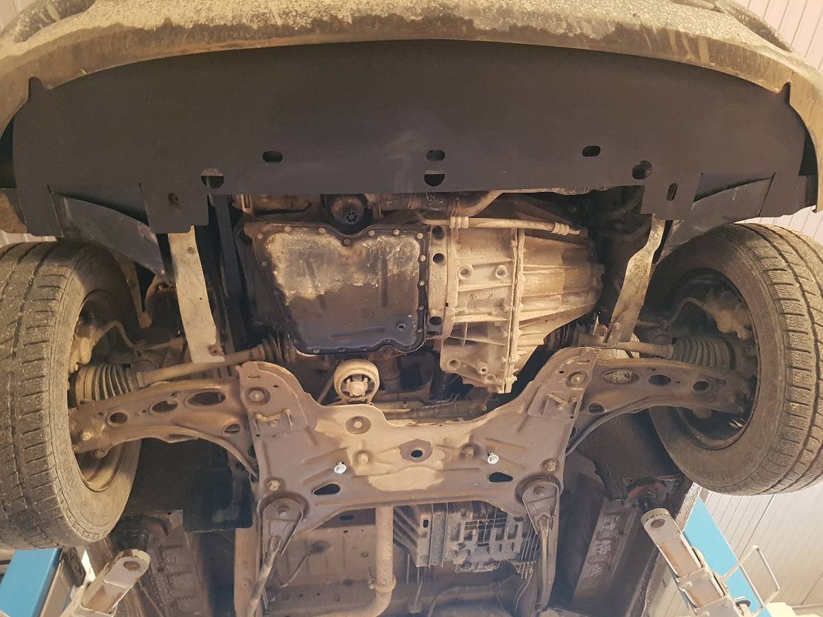 Cubre cárter metálico Opel Vivaro (2001-2014) a medida
