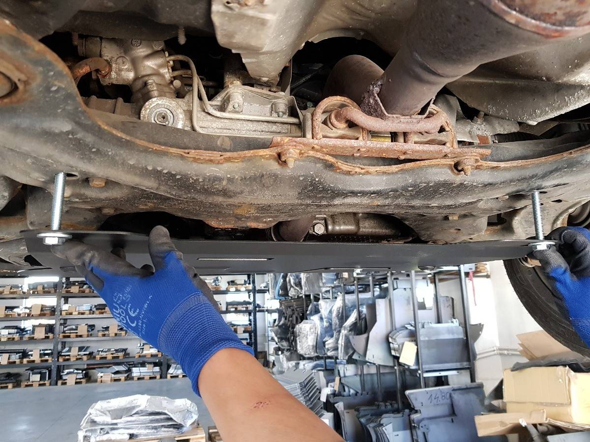 Cubre cárter metálico Skoda Octavia Tour (1998-2010) a medida