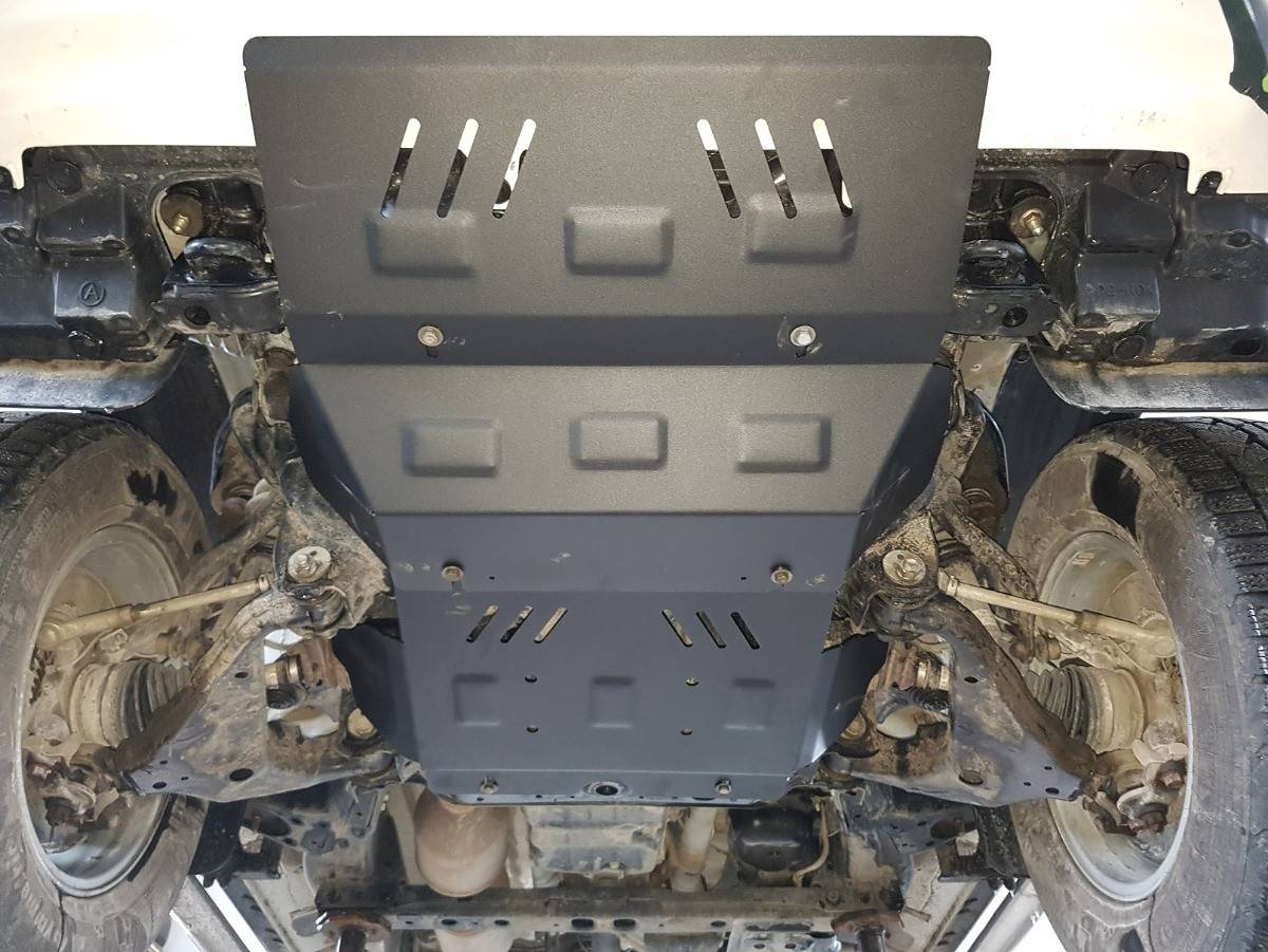 Cubre cárter metálico Toyota Hilux Revo (2016-2022) a medida