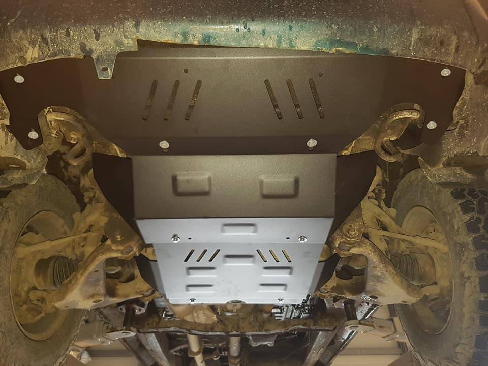 Cubre cárter metálico Toyota Hilux (2004-2015) a medida