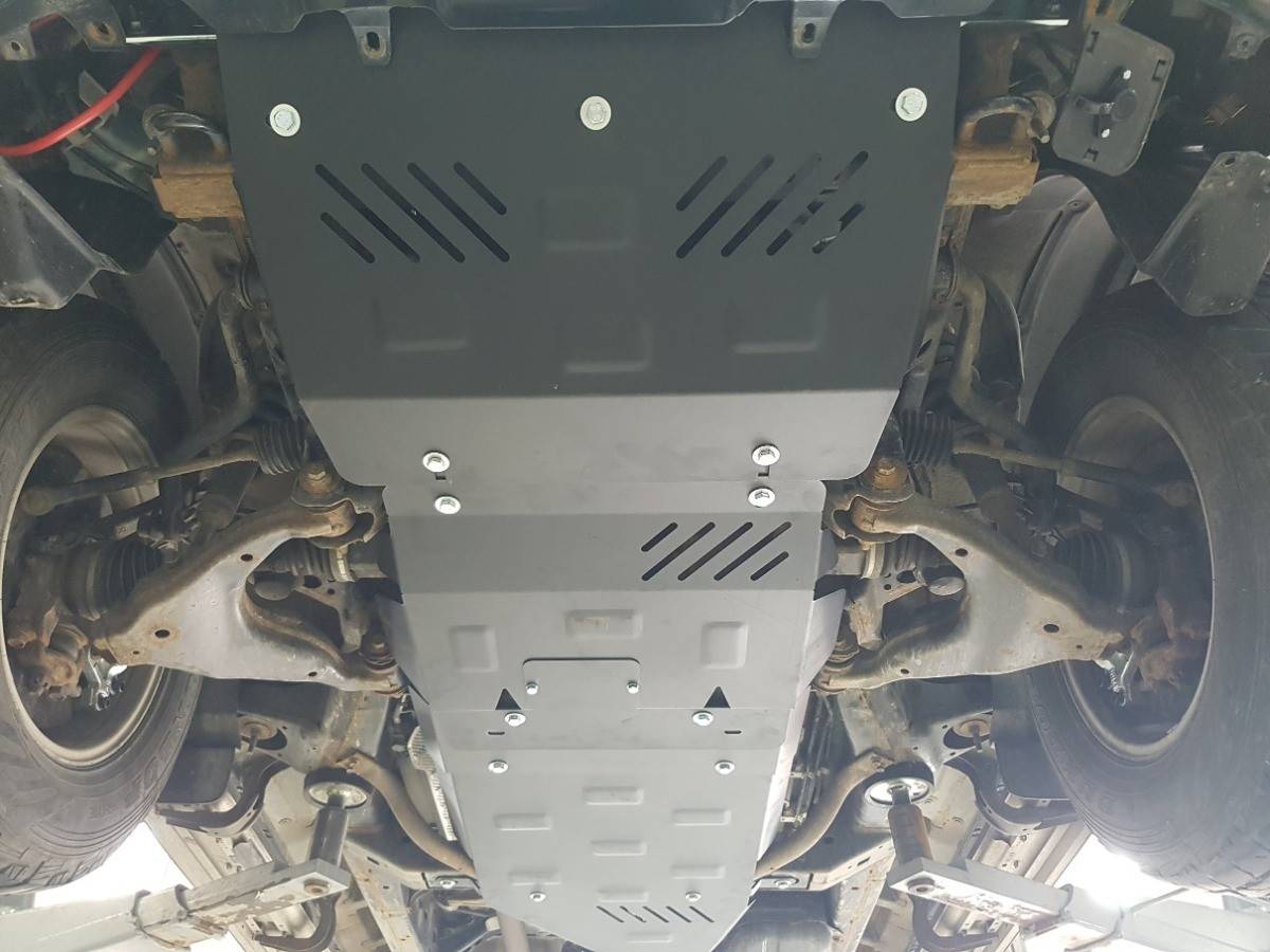 Cubre cárter metálico Toyota Land Cruiser J120 (2002-2009) a medida