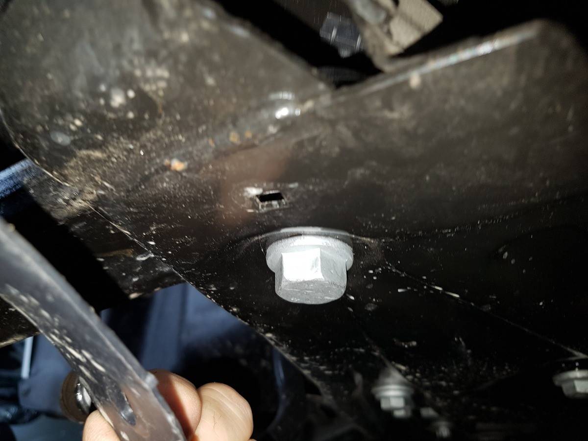 Cubre cárter metálico Toyota Proace Furgoneta (2016-2019) a medida