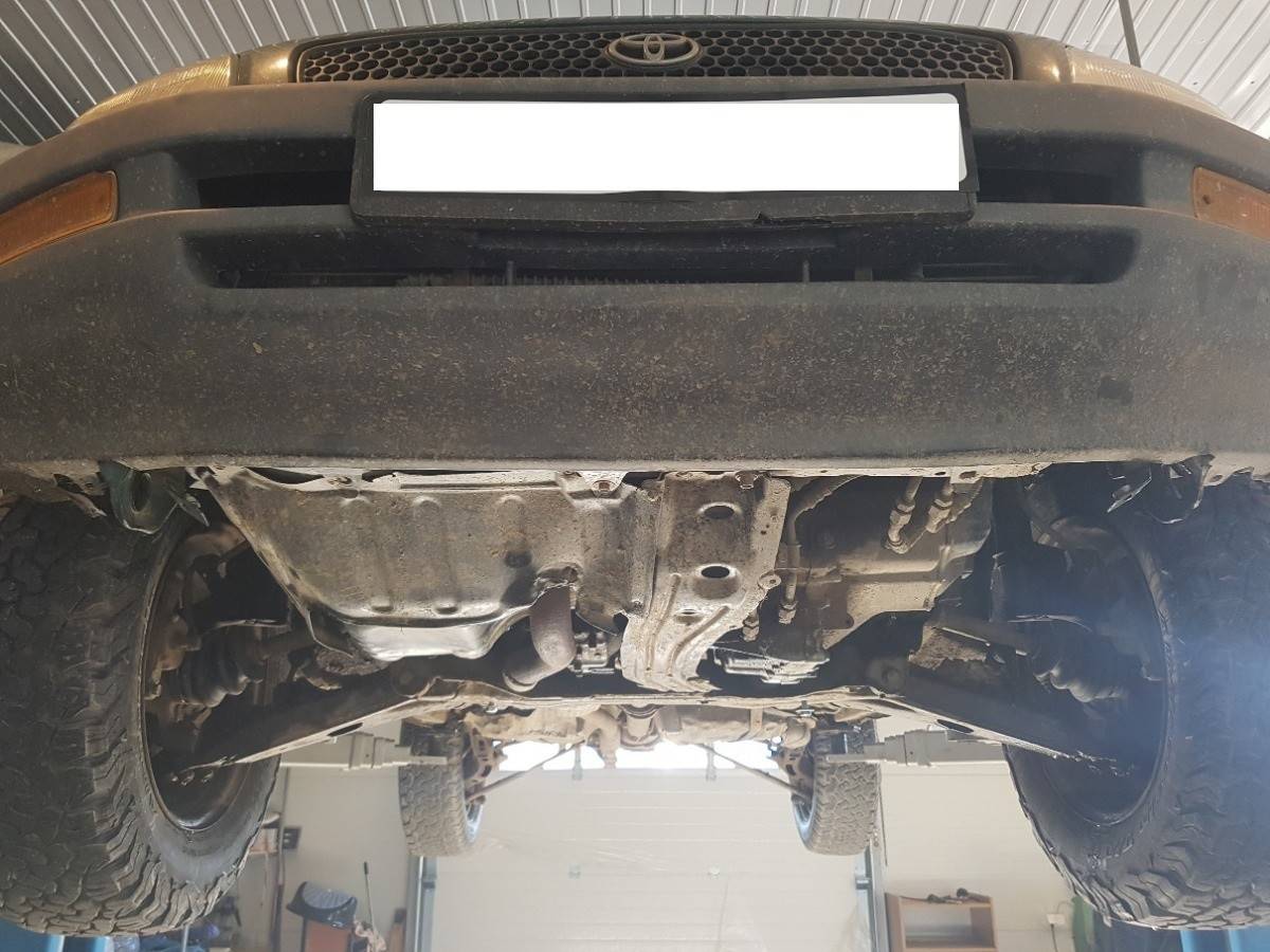 Cubre cárter metálico Toyota RAV 4 (1994-2000) a medida