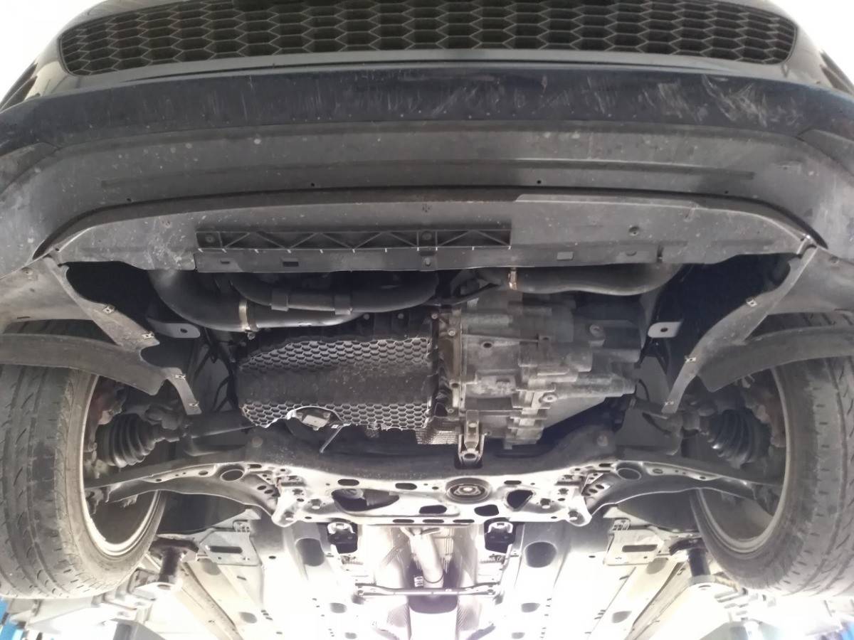 Cubre cárter metálico Volkswagen Touran -caja de Cambios Manual (2015-2022) a medida