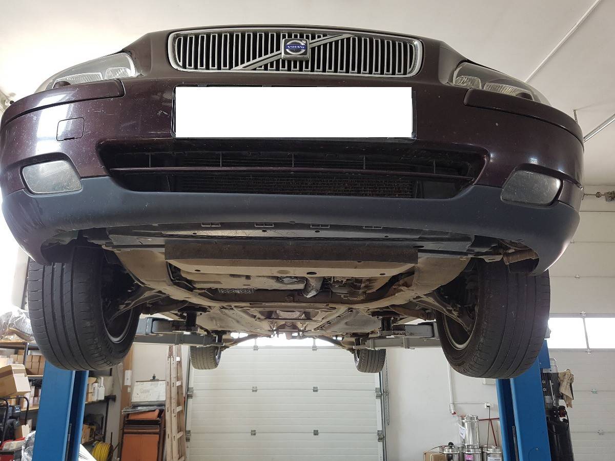 Cubre cárter metálico Volvo S60 (2000-2009) a medida