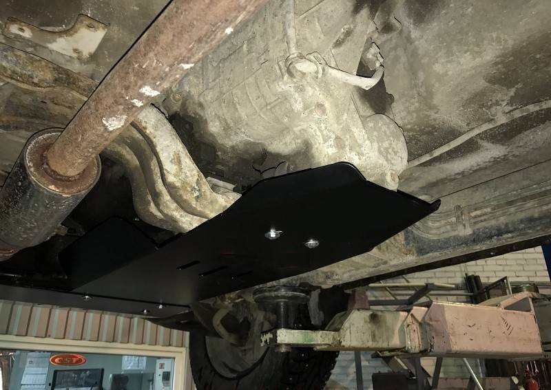 Protección de Caja de Cambios Chevrolet Tracker (1999-2005)