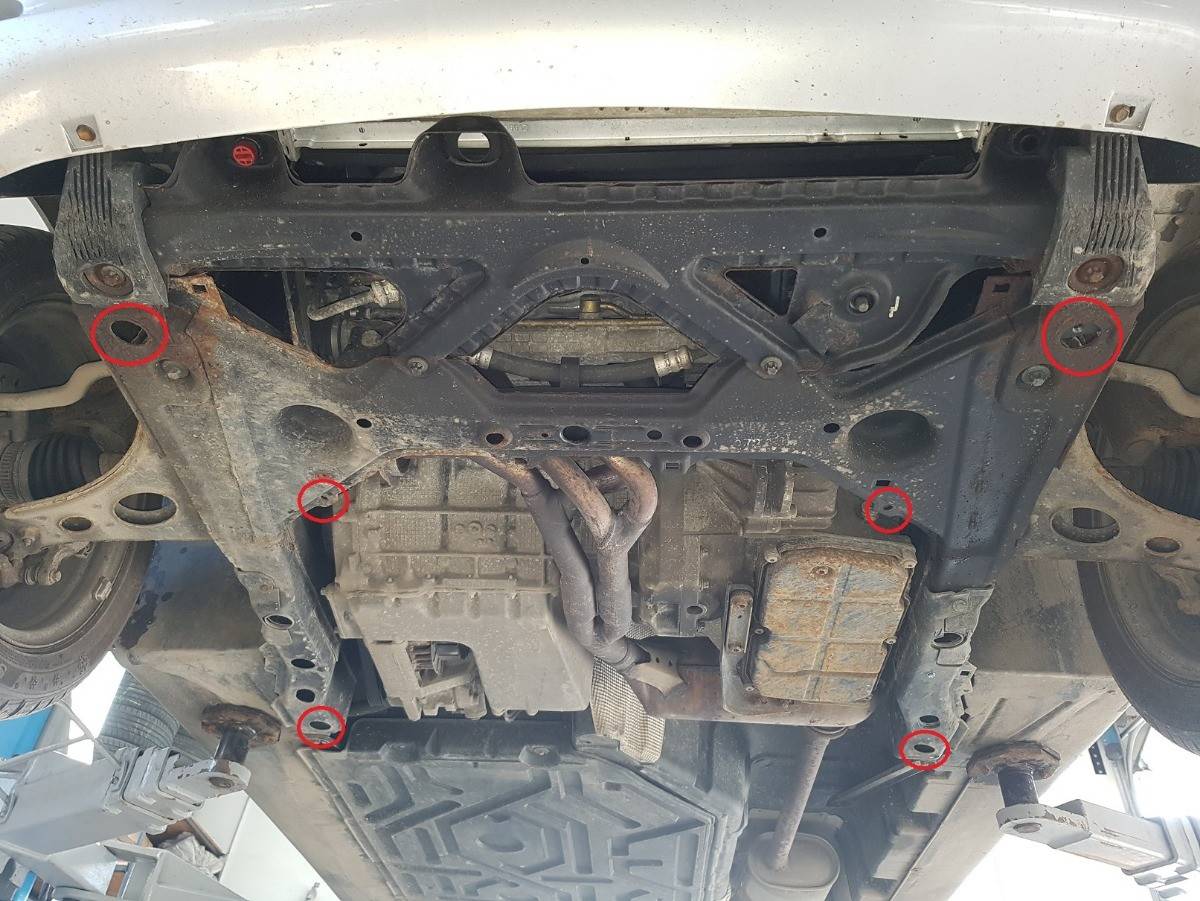 Cubre cárter metálico Mercedes Vaneo W414 (2001-2006) a medida