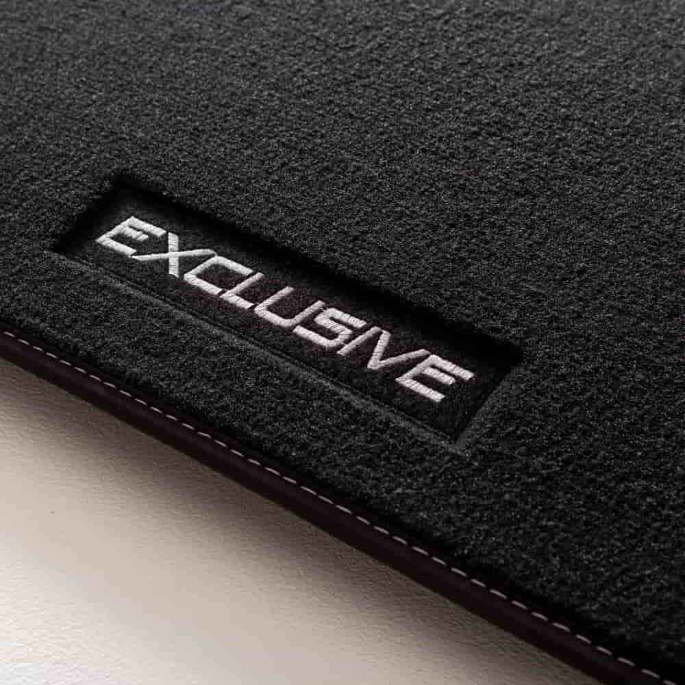 Alfombrillas de moqueta Toyota Yaris Combustible (2020-actualidad) a medida - Ellegance