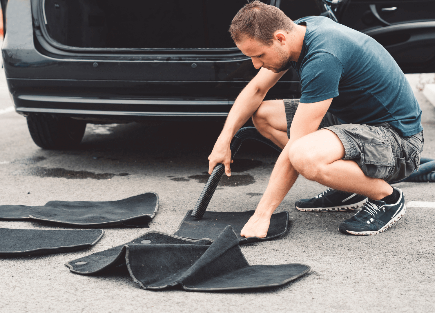 Cómo limpiar las alfombrillas de coche 